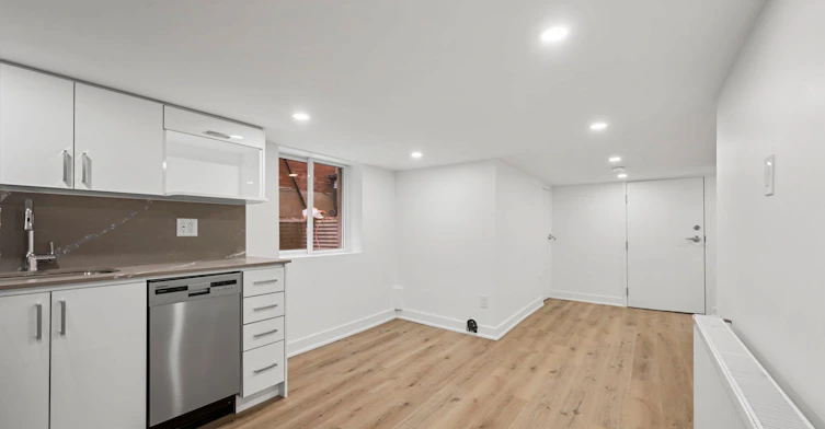 Bsmnt-28 Strathgowan Avenue, Toronto, ON, M4N 1B9 - 9