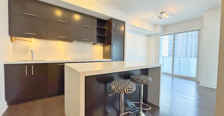 909-1080 Bay Street, Toronto, ON, M5S 0A5 - 4
