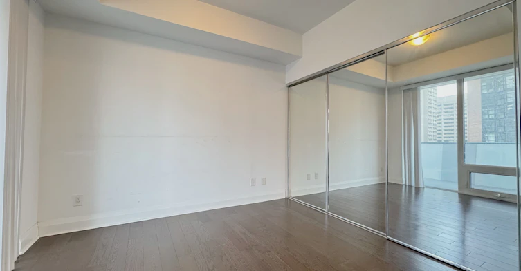 909-1080 Bay Street, Toronto, ON, M5S 0A5 - 10