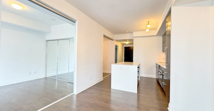 909-1080 Bay Street, Toronto, ON, M5S 0A5 - 6