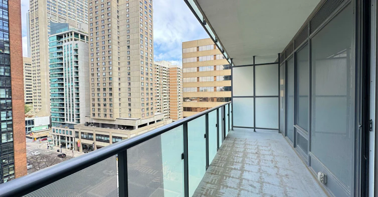 909-1080 Bay Street, Toronto, ON, M5S 0A5 - 12