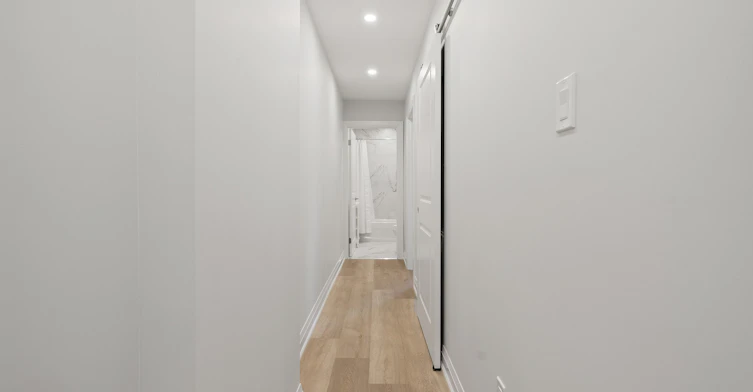 Upper-30 Strathgowan Avenue, Toronto, ON, M4N 1B9 - 7