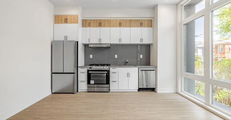 Main #1-124 Kenwood Avenue, Toronto, ON, M6C 2S3 - 4