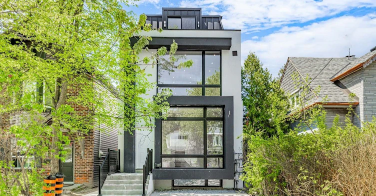 Main #1-124 Kenwood Avenue, Toronto, ON, M6C 2S3