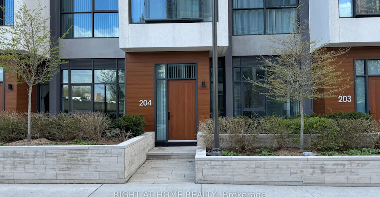 204-30 Inn ON The Park Drive, Toronto, ON, M3C 0P8