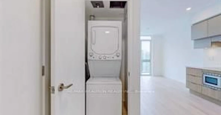 2310-39 Roehampton Avenue E, Toronto, ON, M4P 1P9 - 19
