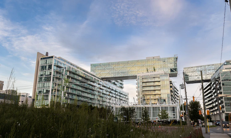 313-39 Queens Quay E