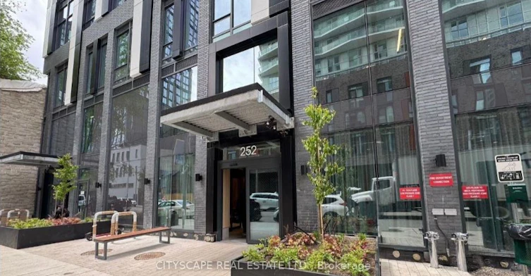 4805 - A-252 Church Street, Toronto, ON, M5B 0E6