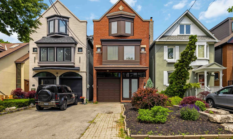 44 Castlefield Avenue
