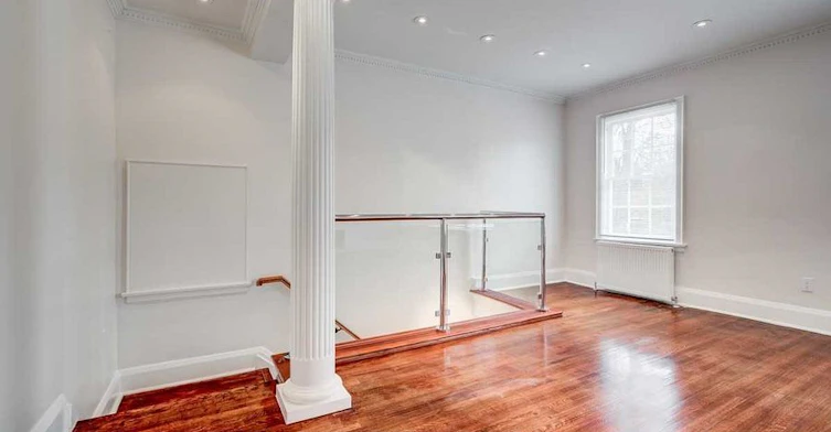 Upper-81 Whitehall Road, Toronto, ON, M4W 2C8 - 4