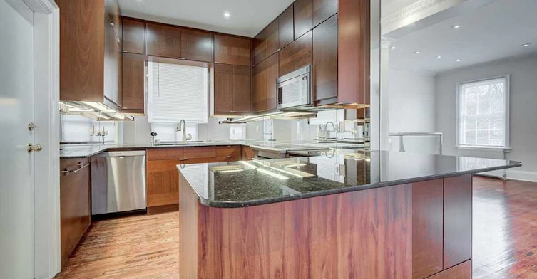 Upper-81 Whitehall Road, Toronto, ON, M4W 2C8 - 9