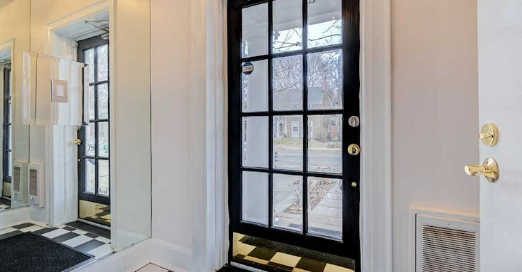 Upper-81 Whitehall Road, Toronto, ON, M4W 2C8 - 3