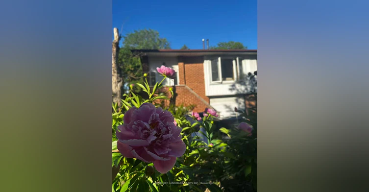 15 Harnworth Drive, Toronto, ON, M2H 3C1 - 2