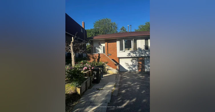 15 Harnworth Drive, Toronto, ON, M2H 3C1