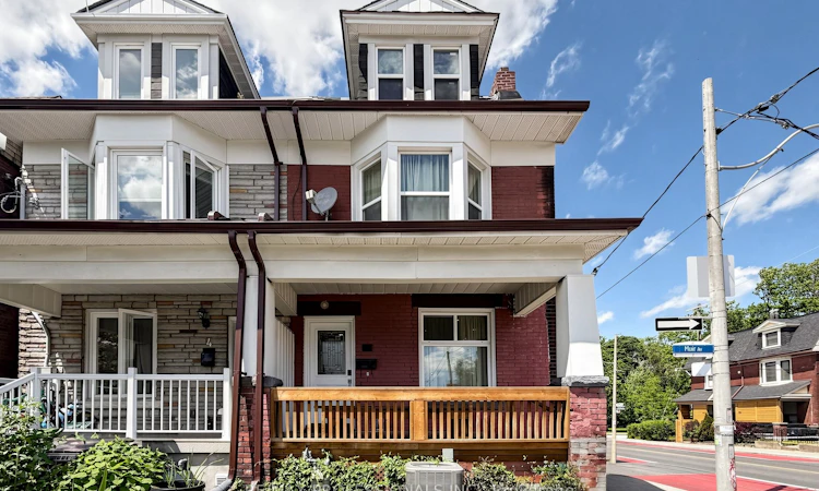 2 Muir Avenue