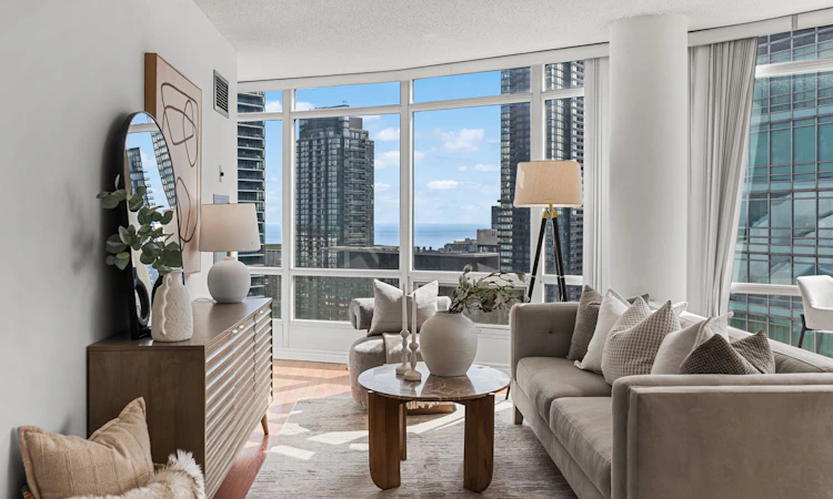 3003-373 Front Street W
