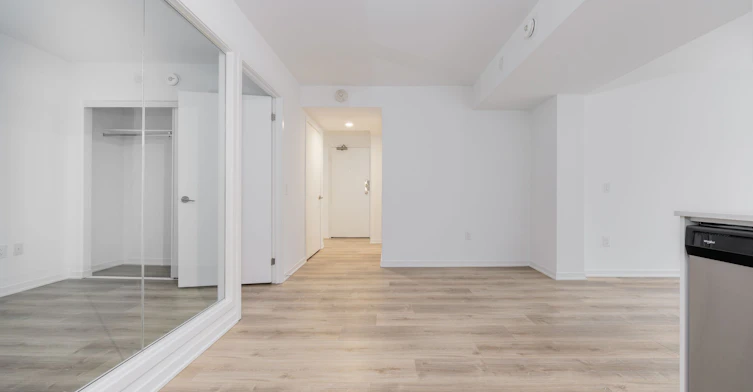 2002-101 Roehampton Avenue, Toronto, ON, M4P 2W2 - 9