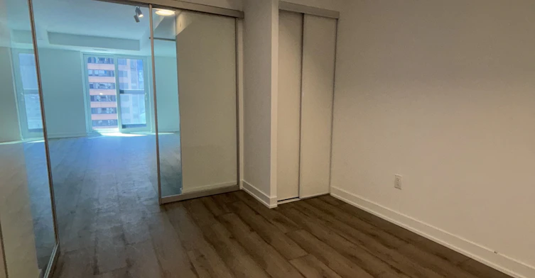 702-252 Church Street, Toronto, ON, M5B 1E2 - 9