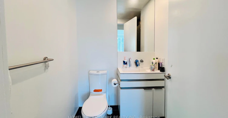 2202-197 Yonge Street, Toronto, ON, M5B 1M4 - 11