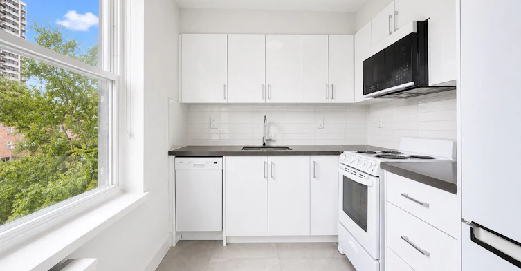 402-1545 Bathurst Street, Toronto, ON, M5P 3H6 - 7