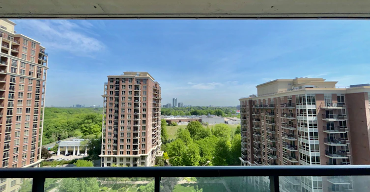 1130-20 Inn ON The Park Drive, Toronto, ON, M3C 0P8 - 2