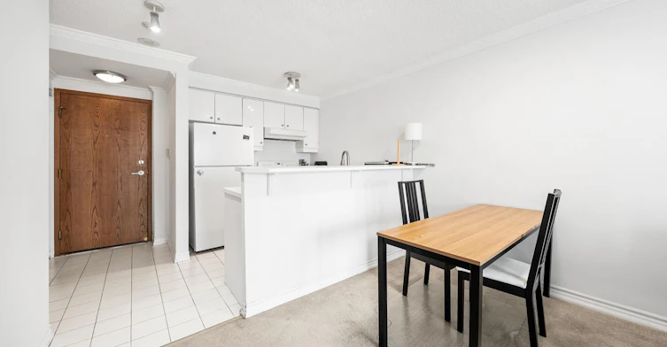 2710-10 Yonge Street, Toronto, ON, M5E 1R4 - 5