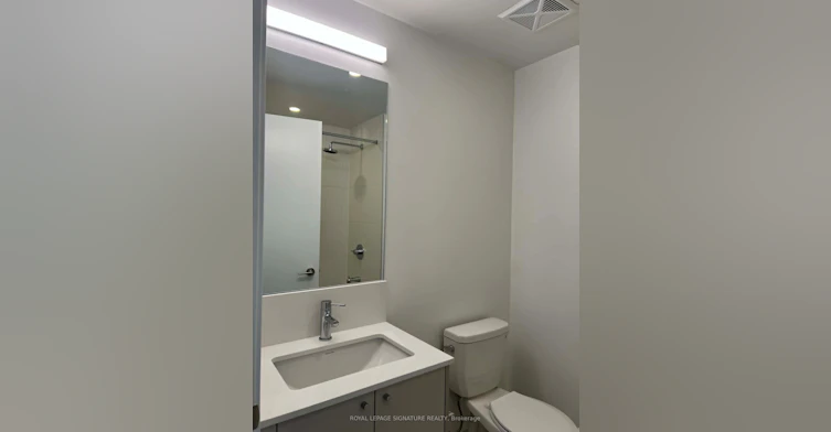 1810-10 Oak Street, Toronto, ON, M5A 0Z1 - 5