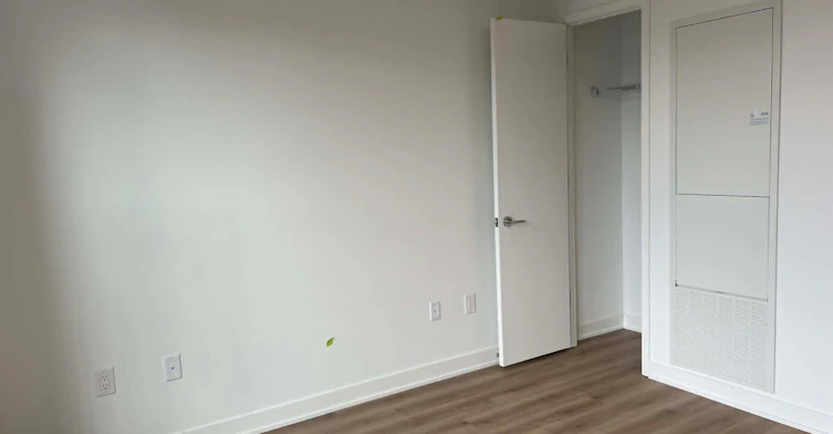 1810-10 Oak Street, Toronto, ON, M5A 0Z1 - 4
