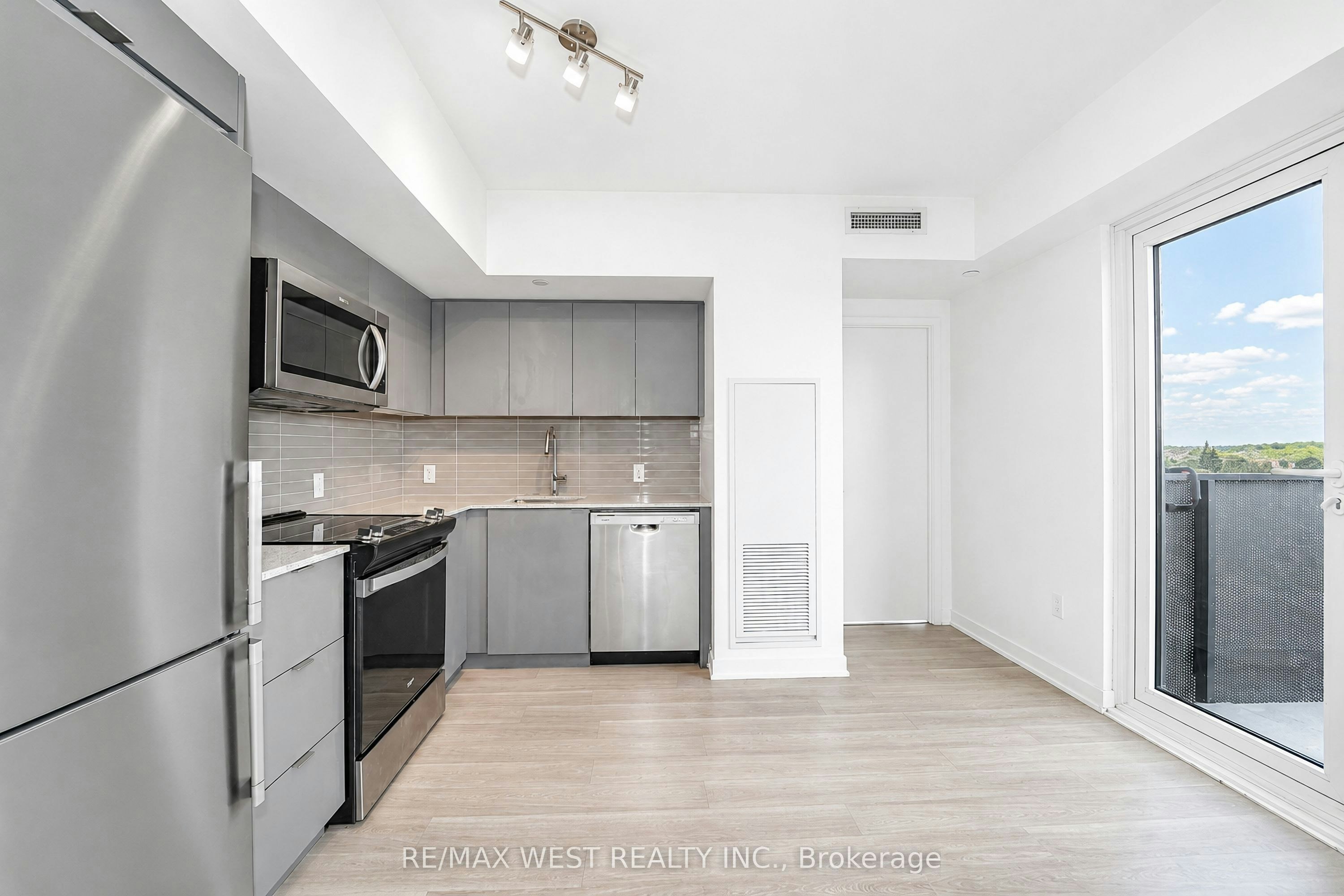 721-500 Wilson Avenue, Toronto, ON, M3H 5Y9 - 2