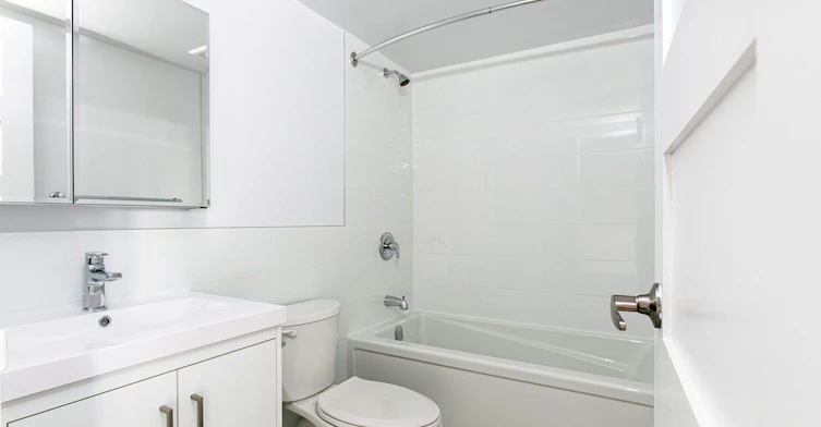 210-33 Isabella Street, Toronto, ON, M4Y 2P7 - 6
