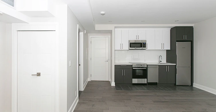 107-11 Walmer Road, Toronto, ON, M5R 2W9 - 3