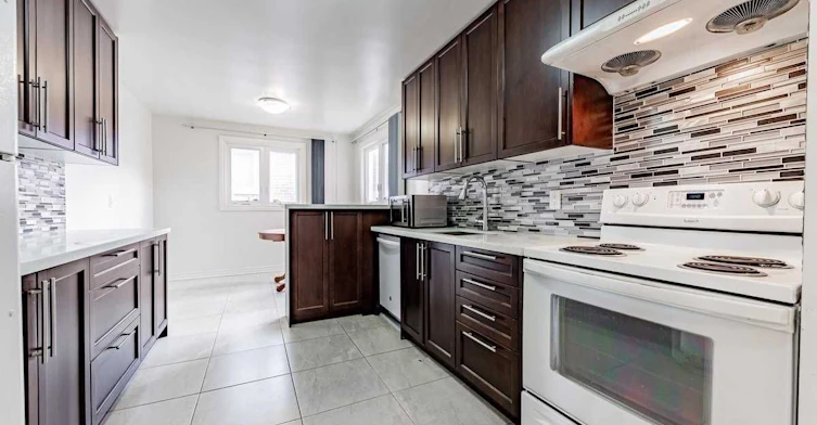 9 Chalet (Upper) Road, Toronto, ON, M2J 3V4 - 6