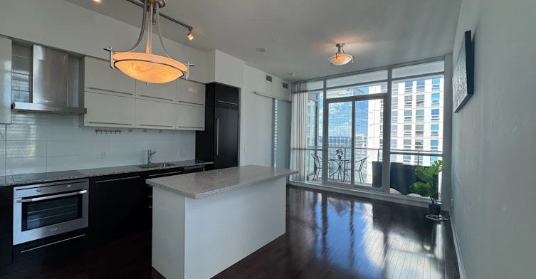 Ph206-770 Bay Street, Toronto, ON, M5G 1N6 - 8