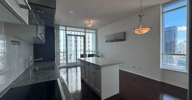 Ph206-770 Bay Street, Toronto, ON, M5G 1N6 - 3