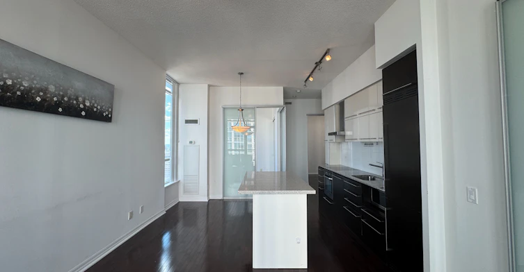 Ph206-770 Bay Street, Toronto, ON, M5G 1N6 - 5