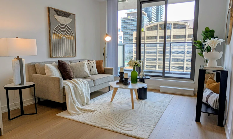 602-11 Wellesley Street W