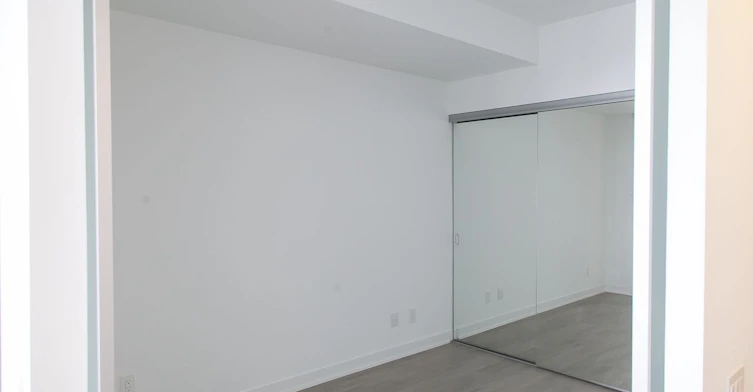 913-57 St Joseph Street, Toronto, ON, M5S 0C5 - 7
