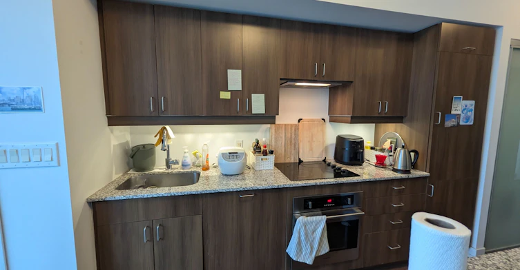 PH106-426 University Avenue, Toronto, ON, M5G 1S9 - 5