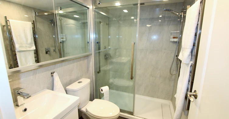 2904-10 Yonge Street, Toronto, ON, M5E 1R4 - 6