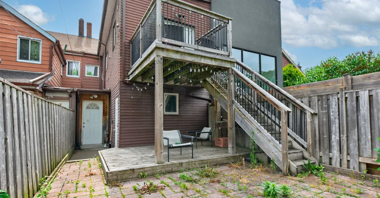 Main Fl-119 Markham Street, Toronto, ON, M5G 2J4 - 13