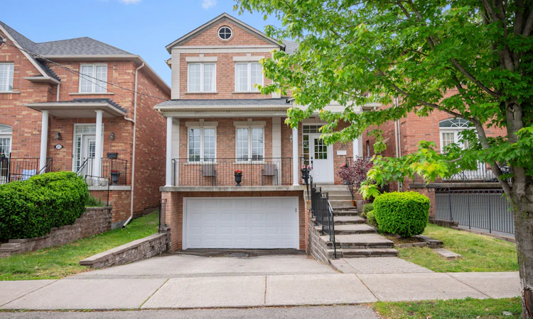 255 Cocksfield Avenue