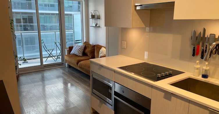 2015-195 Redpath Avenue, Toronto, ON, M4P 0E4 - 4