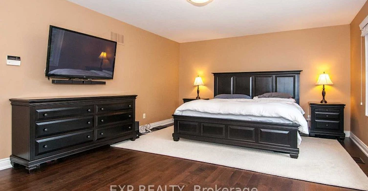 220 Viewmount Avenue, Toronto, ON, M6B 1T8 - 20