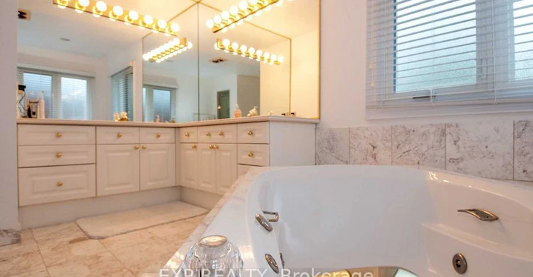 220 Viewmount Avenue, Toronto, ON, M6B 1T8 - 24