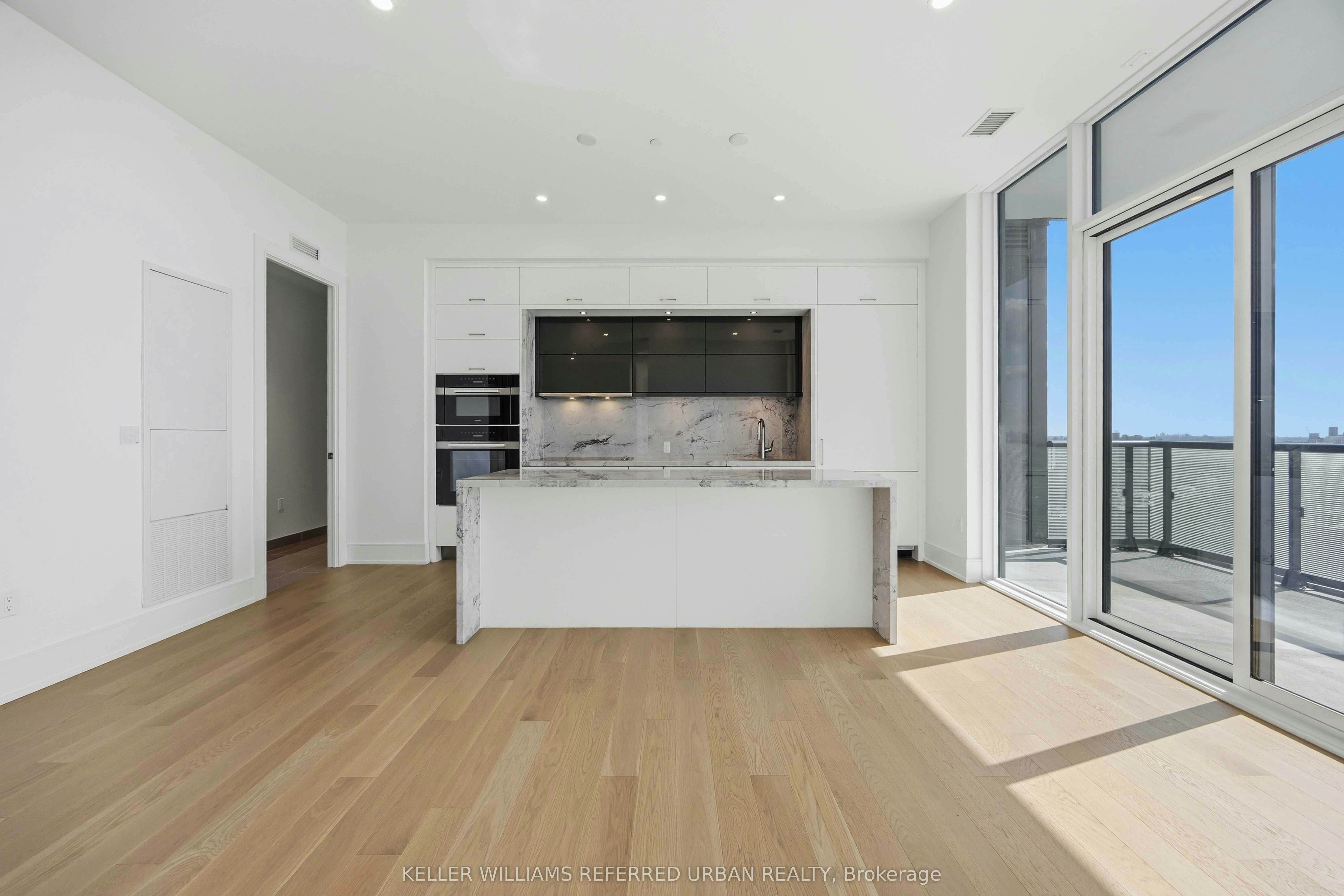 PH3-10 Inn ON The Park Drive, Toronto, ON, M3C 0P9 - 8