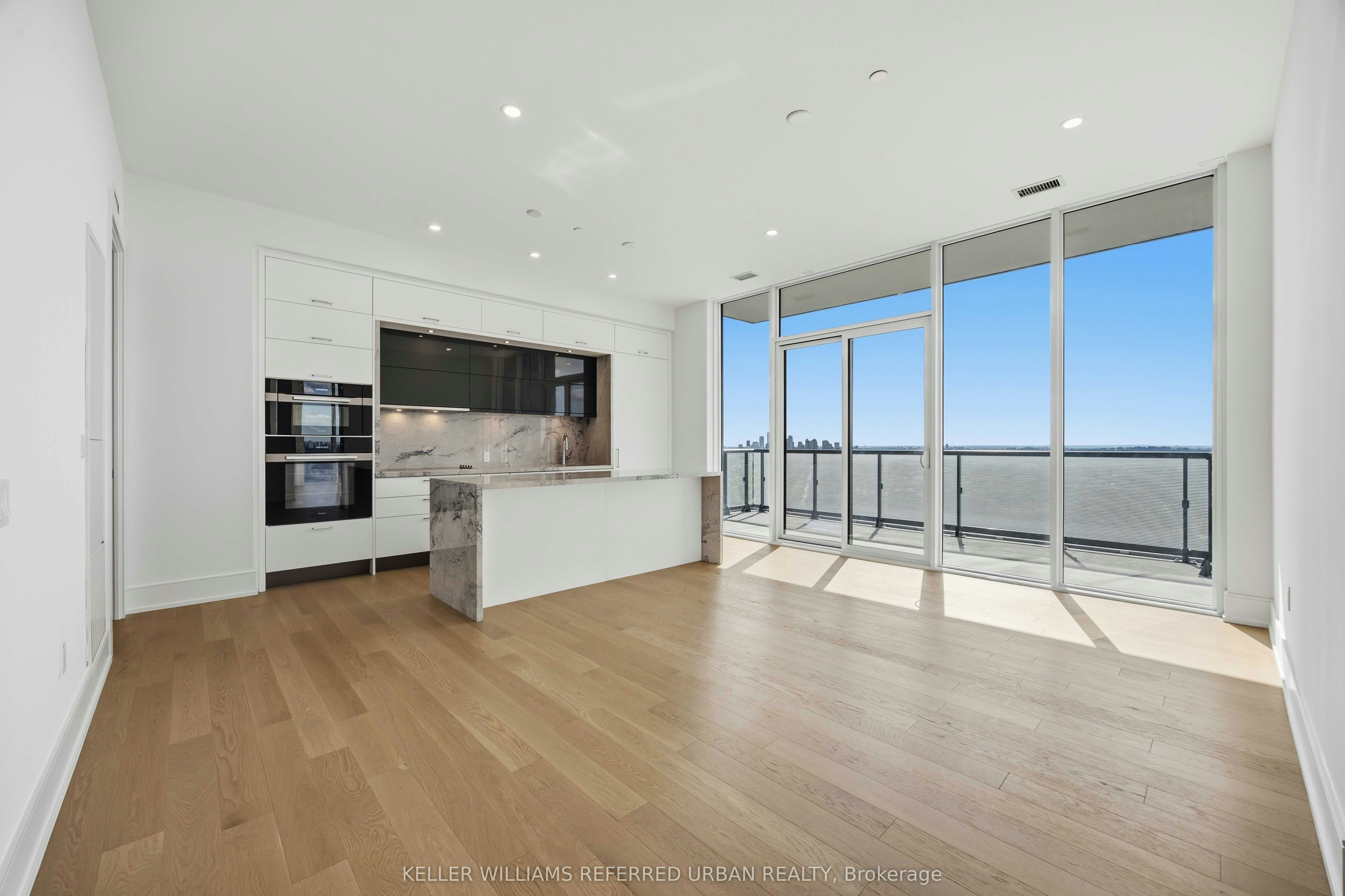 PH3-10 Inn ON The Park Drive, Toronto, ON, M3C 0P9 - 7