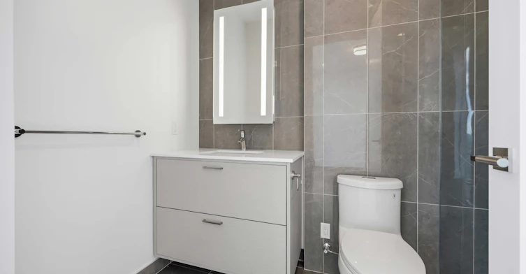PH3-10 Inn ON The Park Drive, Toronto, ON, M3C 0P9 - 17