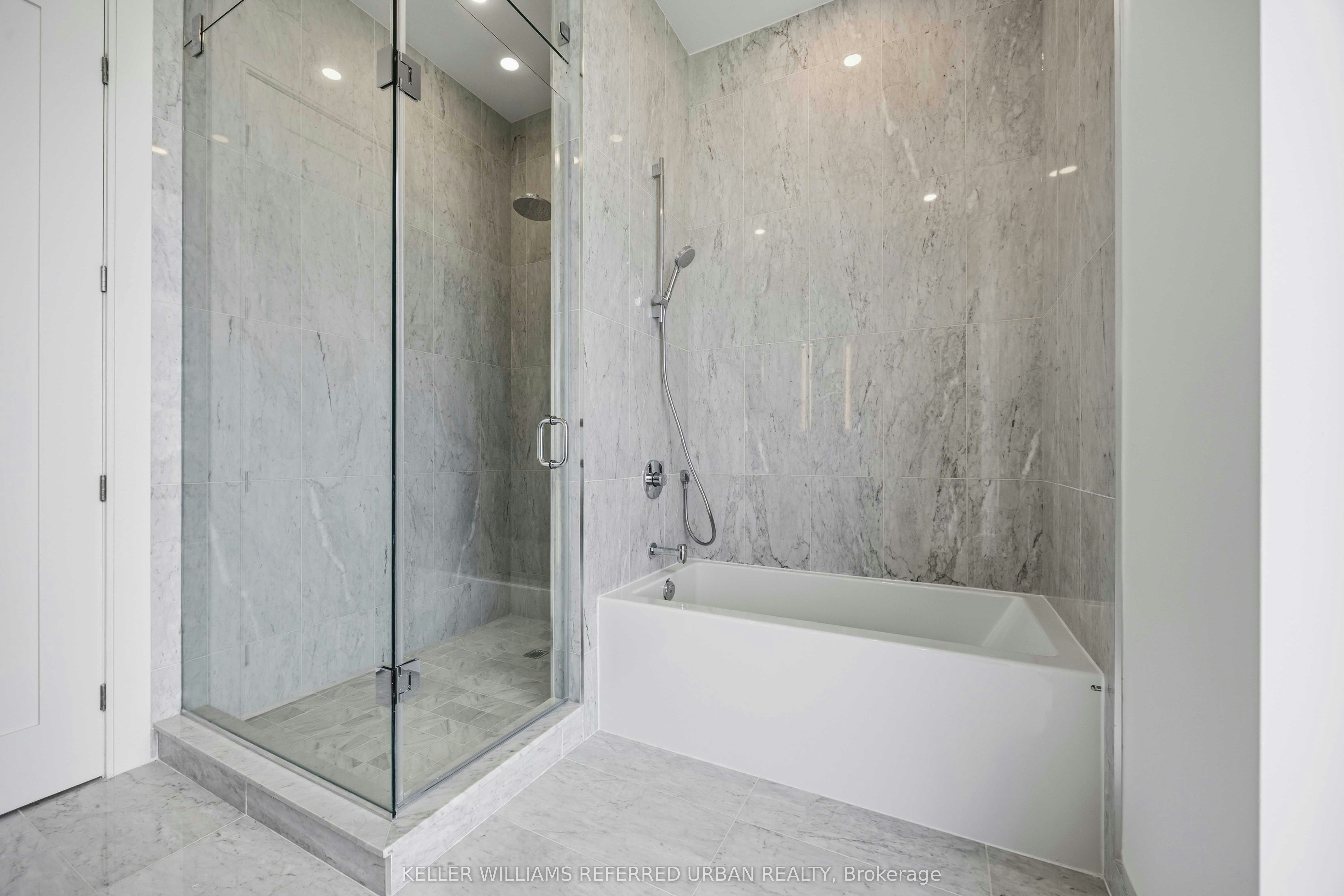 PH3-10 Inn ON The Park Drive, Toronto, ON, M3C 0P9 - 20
