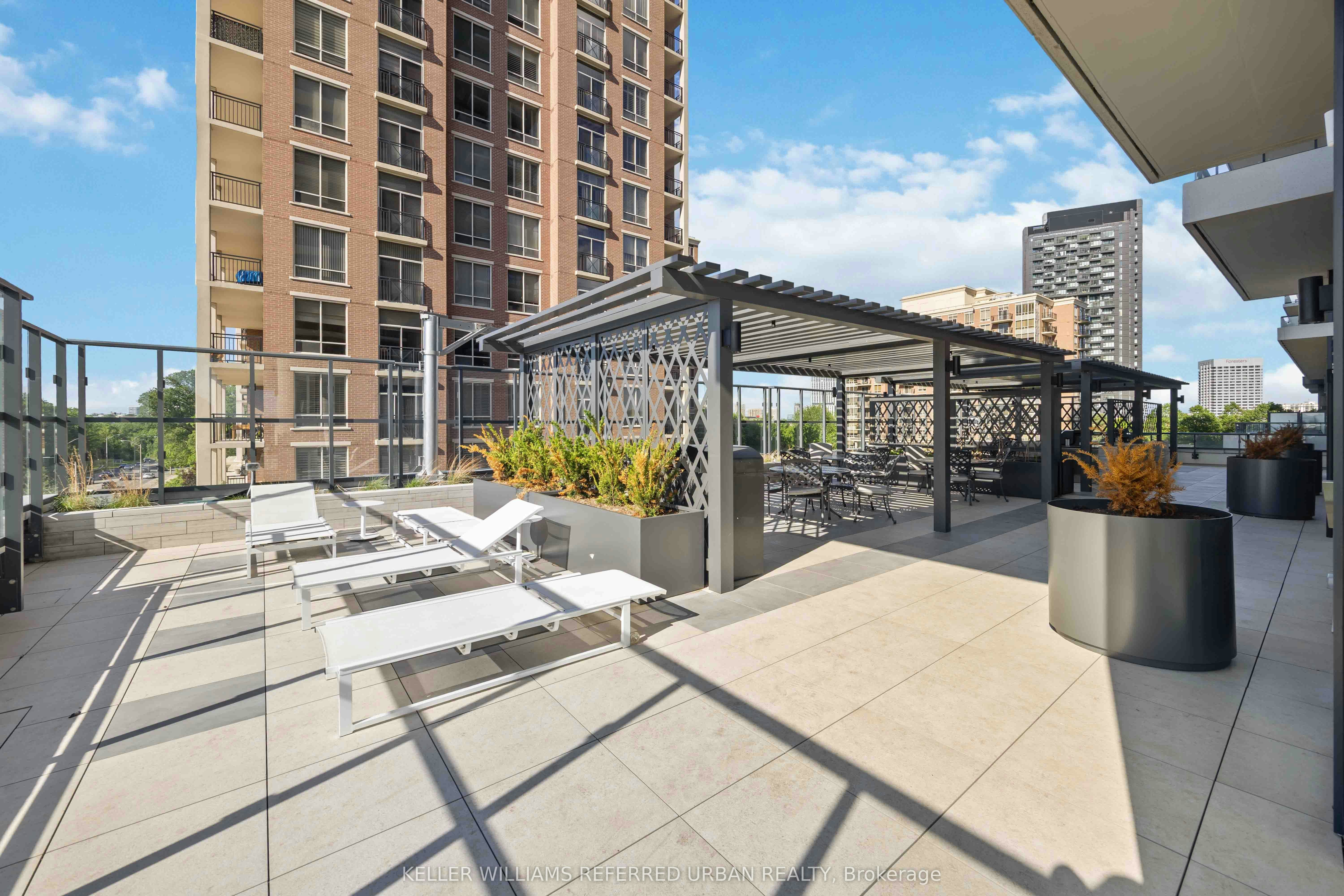 PH3-10 Inn ON The Park Drive, Toronto, ON, M3C 0P9 - 27