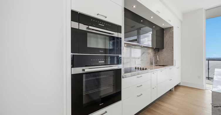 PH3-10 Inn ON The Park Drive, Toronto, ON, M3C 0P9 - 9